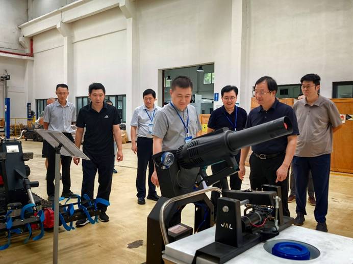 校黨委常委、副校長范大明蒞臨我院調研指導實驗室建設與工程技術創新發展工作